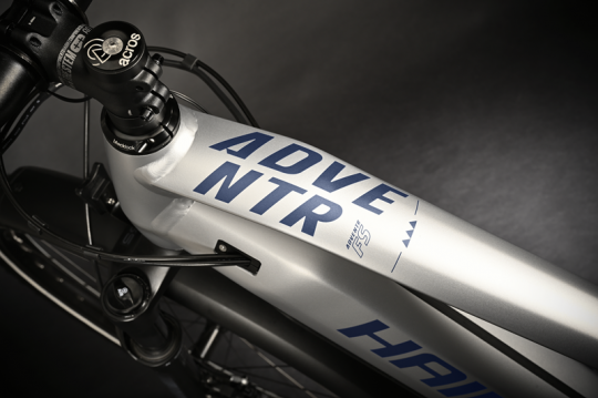 hai_my23_adventr_fs_9_silver_blue_det_3