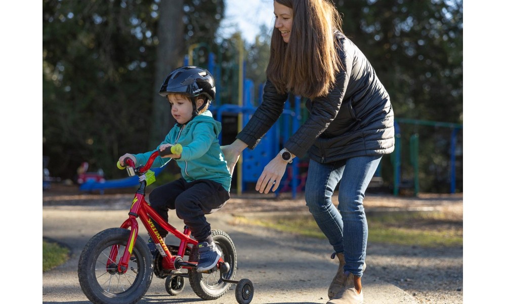 Kask rowerowy Lazer Nutz KinetiCore - czarny