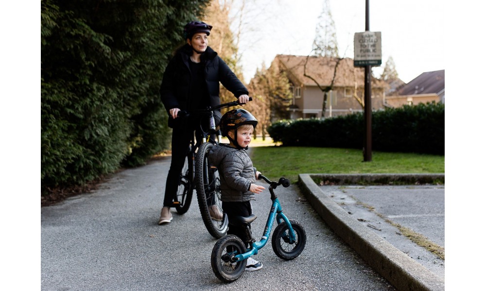 Kask rowerowy Lazer Pnut KinetiCore - czarny-brązowy