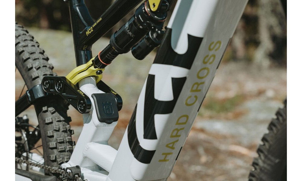 Rower górski elektryczny Husqvarna Hard Cross HC2 - czarno-biały