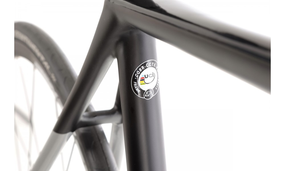 Rower szosowy Corratec CCT Team Race Disc - czarno-srebrny