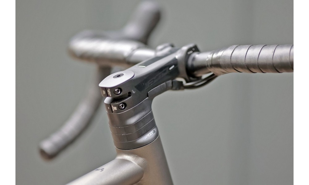 Rower gravel Unibike Geos 2025 - grafitowy