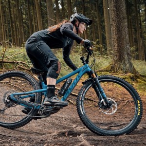 Bidon Fidlock TWIST 800 + podstawa - przydymiony 2