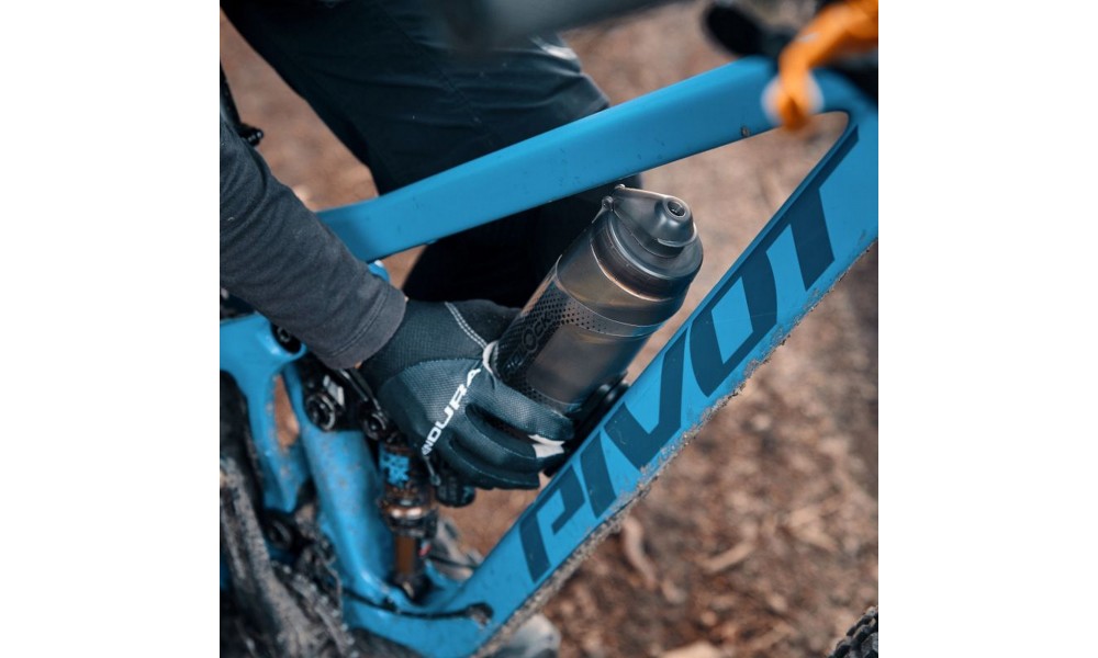 Bidon Fidlock TWIST 800 + podstawa - przydymiony