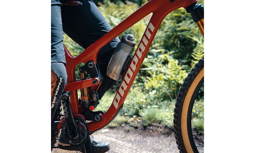 Bidon Fidlock TWIST 590 + podstawa - przydymiony