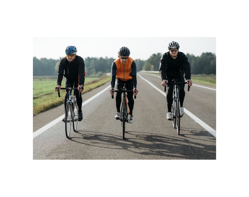 Pomiar mocy w kolarstwie: Twój osobisty trener w korbie. Jak wycisnąć z treningu 110%?